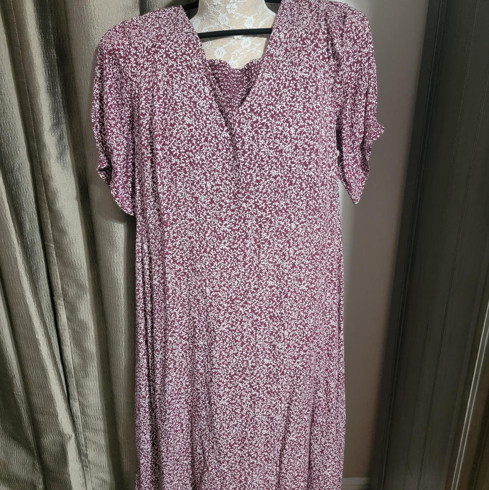 Old Navy Bitsy Floral Midi dress